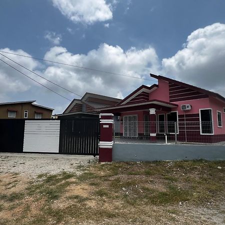 Yatee Homestay 쿠알라트렝가누 외부 사진