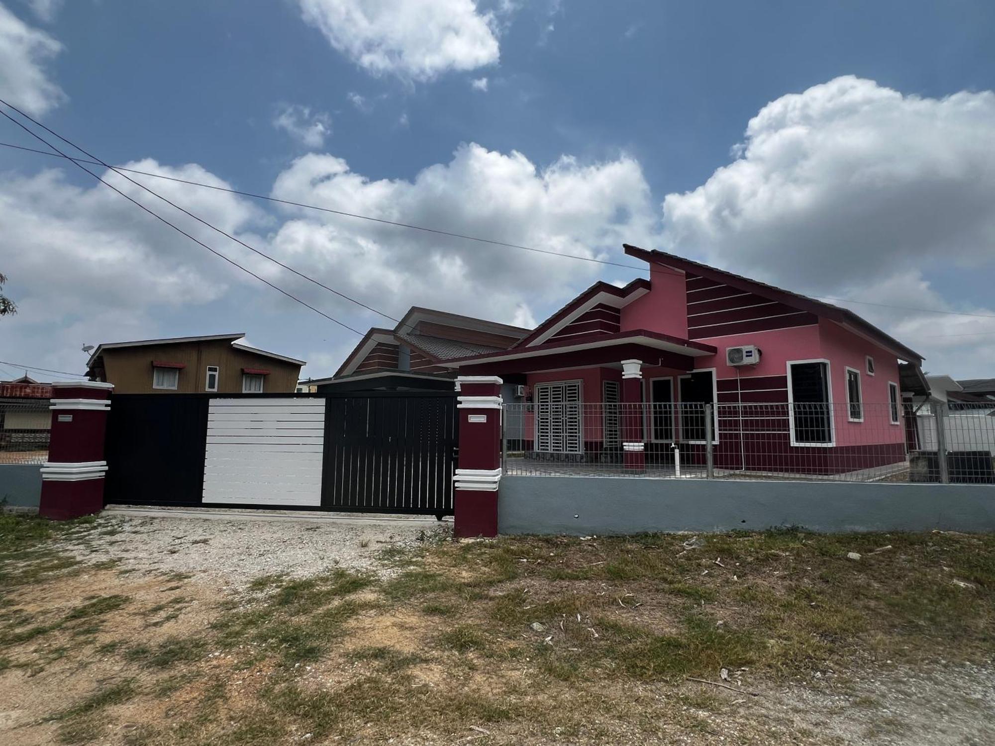 Yatee Homestay 쿠알라트렝가누 외부 사진